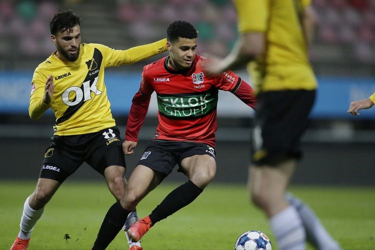 [NBA]迪文琴佐抢断直塞 爱德华兹滑翔暴扣.