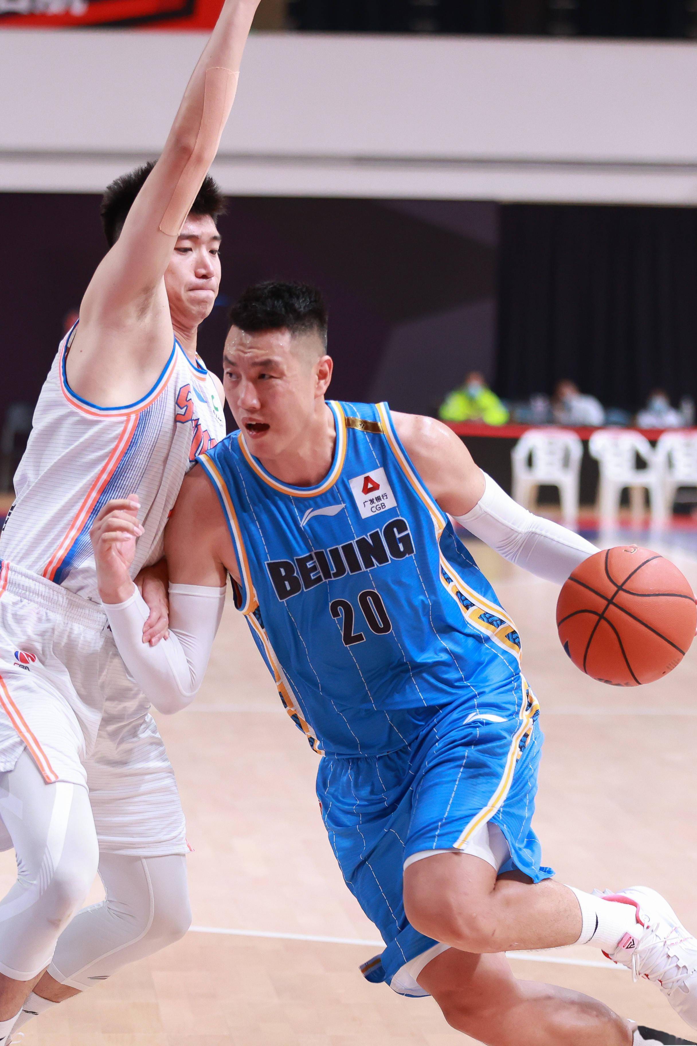 防守收缩时 防守收缩时